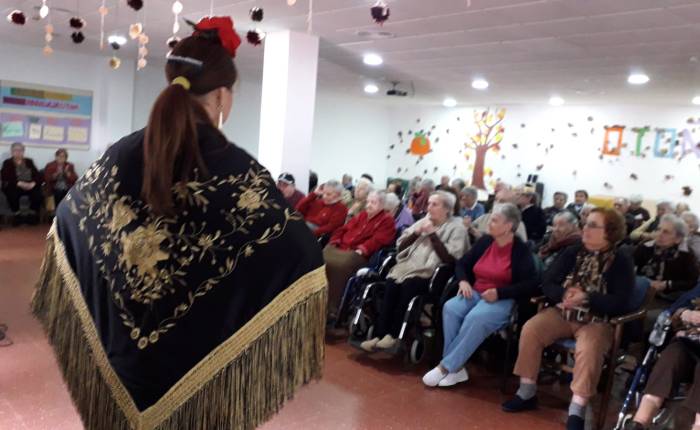 GRUPO REIFS | Actuación Hermanas Villaú en residencia de Alcalá
